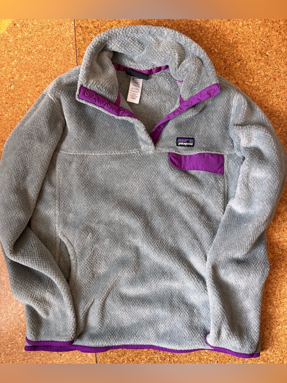 Patagonia Women's Lightweight Synchilla Fleece snap Pullover Light Gray